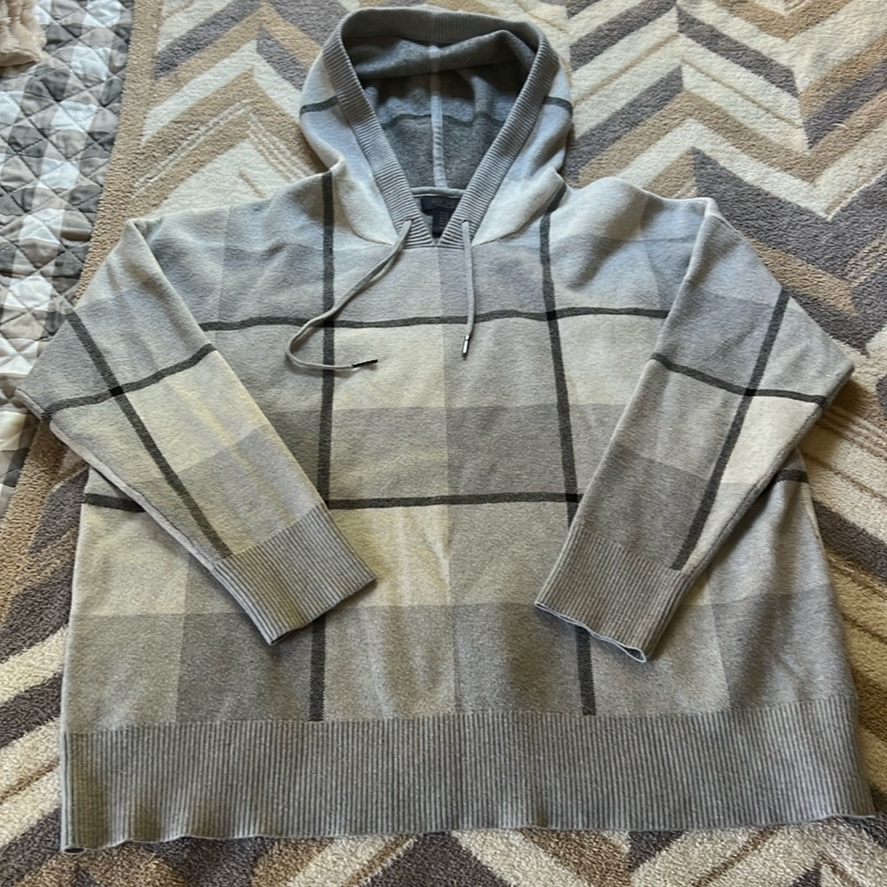 Super soft sweatshirt with hood
